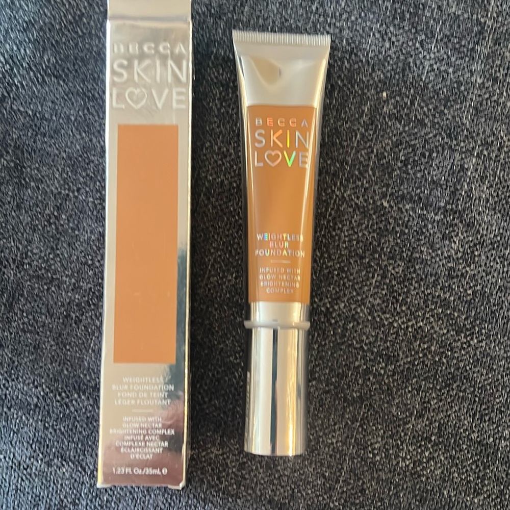 Skin Love Weightless Blur Foundation